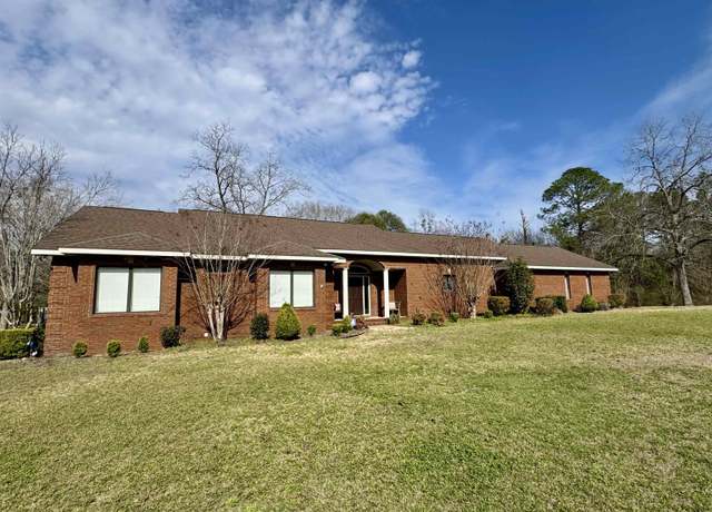 Property at 202 Fairway Dr, Opp, AL 36467, 3 beds, 2.5 baths