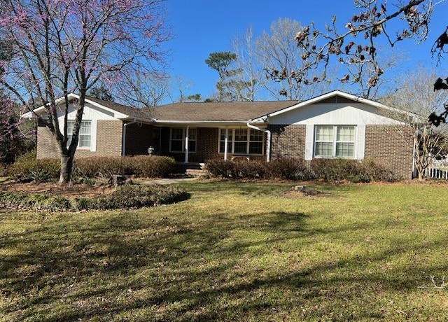 Property at 29644 Helen Dr, Opp, AL 36467, 3 beds, 2.5 baths