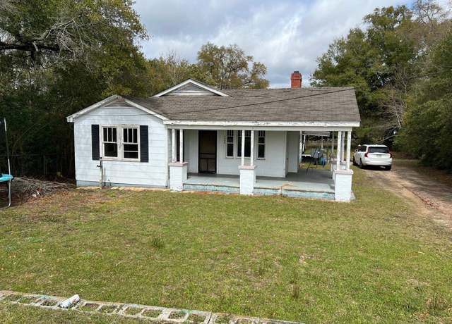 Property at 1408 River Falls St, Andalusia, AL 36421, 3 beds, 1 bath