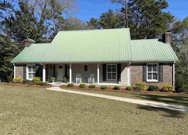 Property at 111 Ridgecrest Dr, Andalusia, AL 36421, 3 beds, 2.5 baths