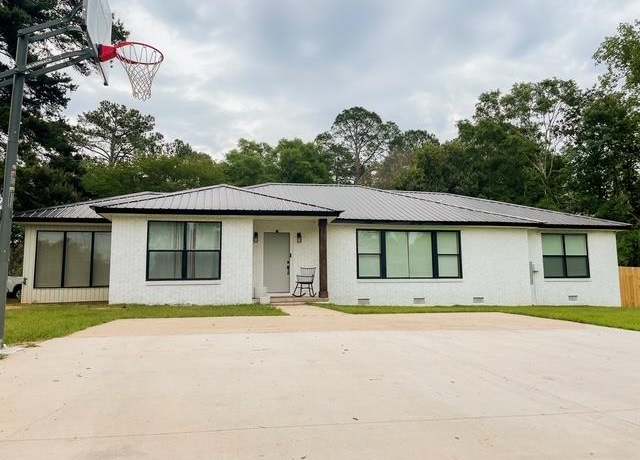 Property at 702 East Hart Ave, Opp, AL 36467, 4 beds, 2 baths