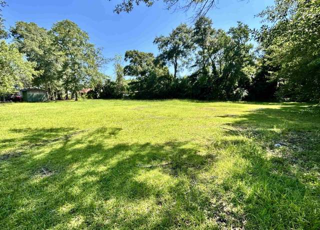 Property at 212 Walker Ave, Andalusia, AL 36420
