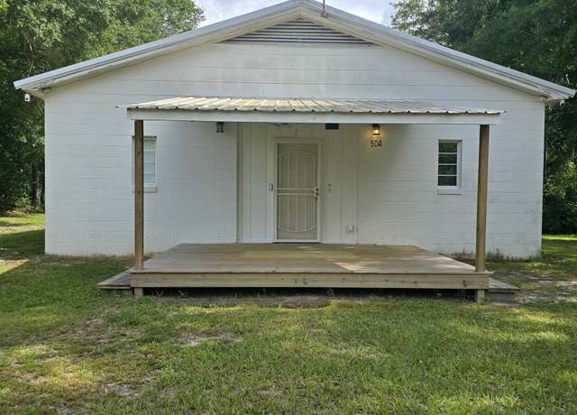 Property at 504 Montgomery St, Andalusia, AL 36420, 2 beds, 1.5 baths