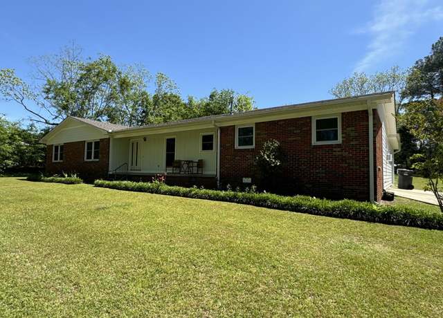 Property at 300 Champion Dr, Opp, AL 36467, 4 beds, 3 baths