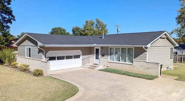 Photo of 523 Aullwood Rd, Salina, KS 67401