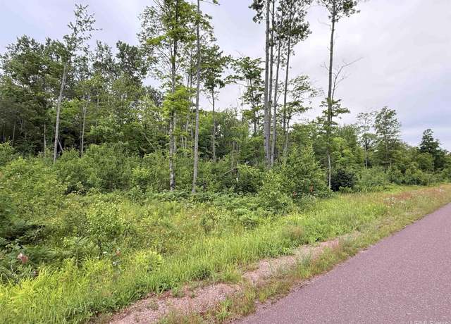 Property at Unit 4 Greenway Dr, Portage, MI 49931