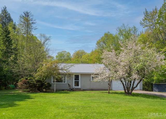 Property at 6605 Au Train Forest Lake Rd, Au Train, MI 49806, 2 beds, 1 bath
