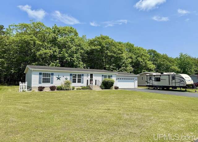 Property at 2600 S Hill Rd, Gladstone, MI 49837, 3 beds, 2 baths