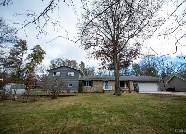 Property at 7580 S Lake Bluff 0.5 Dr, Gladstone, MI 49837, 3 beds, 2.5 baths