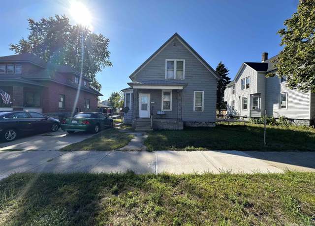 Property at 514-516 S 15th St, Escanaba, MI 49829, 4 beds, 2 baths
