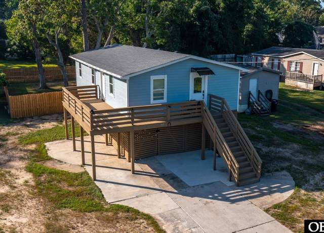 Property at 717 Fernando St Lot 3, Manteo, NC 27954, 3 beds, 1 bath