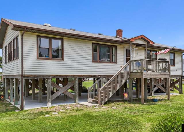 Property at 57194 M. V. Australia Ln, Hatteras, NC 27943, 3 beds, 1 bath