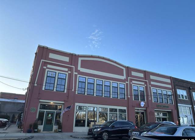 Property at 203B N Water St Unit B, Elizabeth City, NC 27909, 3 beds, 2.5 baths