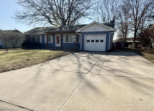 Property at 418 South Dr, Marshall, MO 65340, 2 beds, 2 baths