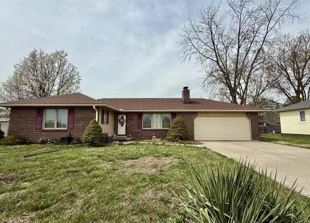 Property at 1715 Dexter Ave, Marshall, MO 65340, 4 beds, 3 baths