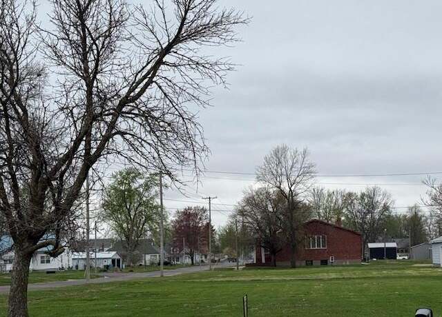Property at 210 Walnut St, Slater, MO 65349