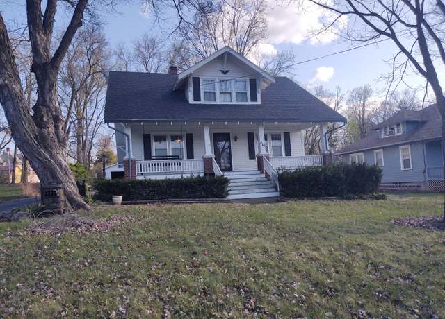 Property at 410 E Eastwood St, Marshall, MO 65340, 4 beds, 2 baths