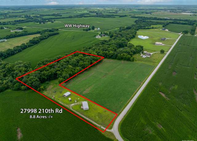 Property at 27998 210th Rd, Marshall, MO 65340, 3 beds, 2 baths