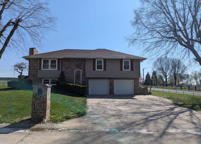 Property at 1118 S Ann Dr, Marshall, MO 65340, 3 beds, 3 baths
