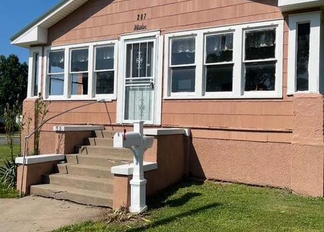 Property at 207 Locust St, Slater, MO 65349, 4 beds, 2 baths