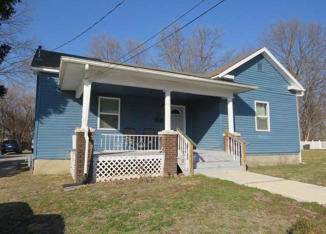 Property at 227 E Yerby St, Marshall, MO 65340, 3 beds, 2 baths