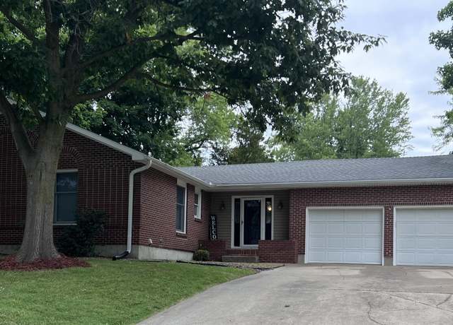 Property at 611 N Lake Dr, Marshall, MO 65340, 4 beds, 3 baths