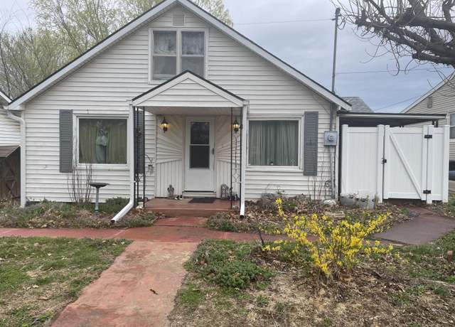 Property at 205 W Gala, Waverly, MO 64096, 4 beds, 1 bath