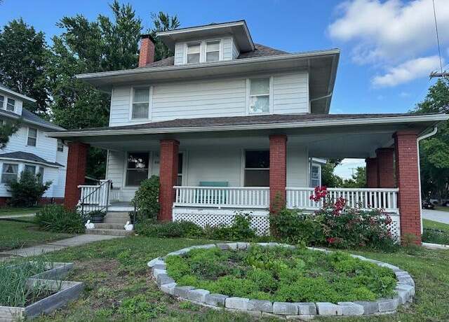 Property at 890 S Redman Ave, Marshall, MO 65340, 4 beds, 2 baths
