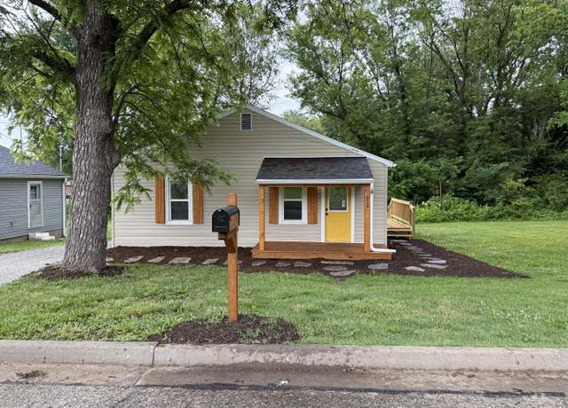 Property at 630 S Brunswick Ave, Marshall, MO 65340, 2 beds, 1 bath