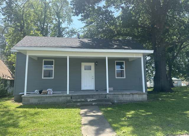 Property at 564 W North St, Marshall, MO 65340, 3 beds, 1 bath