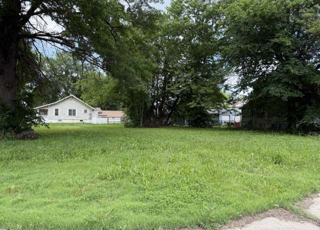 Property at 700 W Wall, Marshall, MO 65340