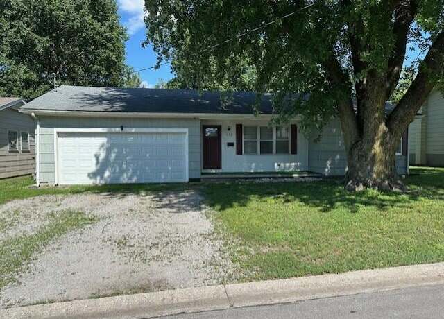 Property at 636 Bond Ave, Marshall, MO 65340, 3 beds, 1 bath