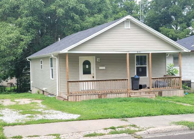 Property at 621 S Benton Ave, Marshall, MO 65340, 3 beds, 1 bath