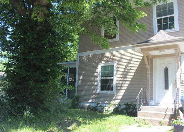 Property at 814 W 4th St, Sedalia, MO 65301, 5 beds, 2 baths