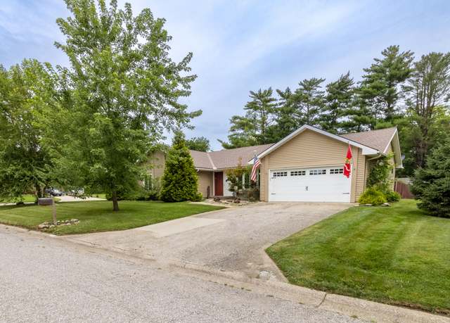 Property at 405 E Rosehill St, Marshall, MO 65340, 3 beds, 3 baths