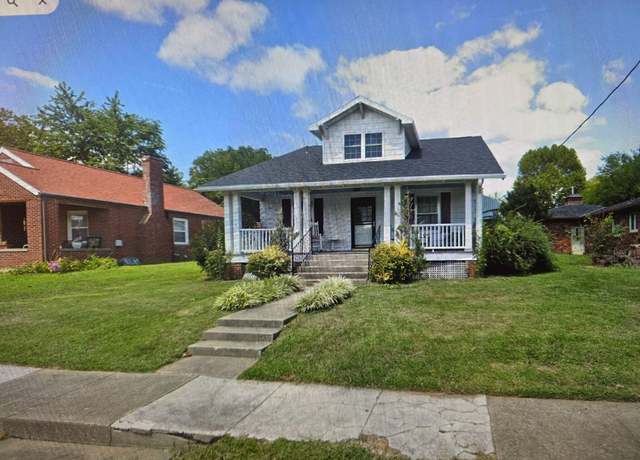 Property at 308 W 1st St, Carrollton, MO 64633, 3 beds, 1 bath