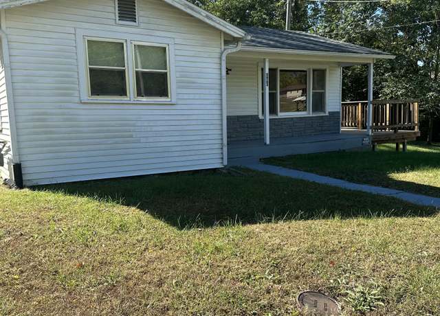 Property at 600 E Thomas St, Marshall, MO 65340, 2 beds, 1 bath