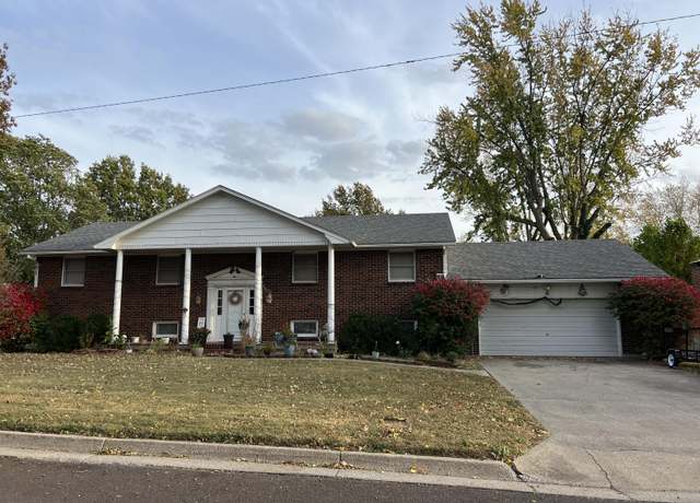 Property at 614 Briarwood Dr, Marshall, MO 65340, 5 beds, 3 baths