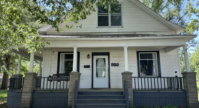 Photo of 950 W North St, Marshall, MO 65340