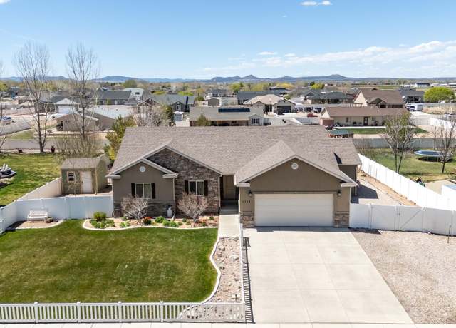 Property at 4519 N Half Mile Rd, Enoch, UT 84721, 5 beds, 4 baths