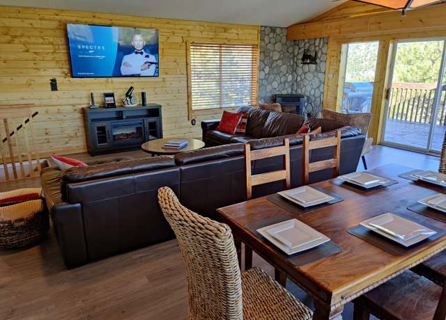 Property at 1510 W Elk Ridge Dr, Alton, UT 84710, 3 beds, 2.5 baths