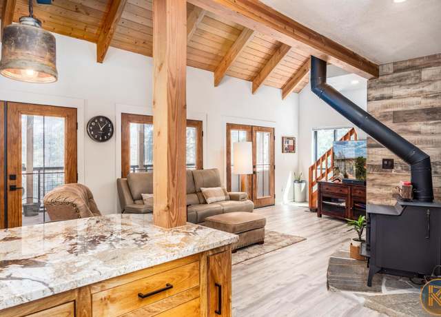 Property at 2060 E Strawberry Point Rd, Duck Creek Village, UT 84762, 2 beds, 2 baths