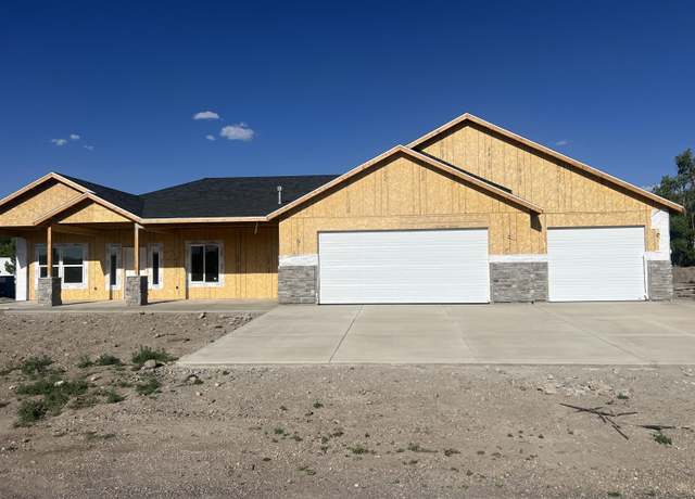Property at 672 N Kaycie Ln, Panguitch, UT 84759, 4 beds, 3 baths