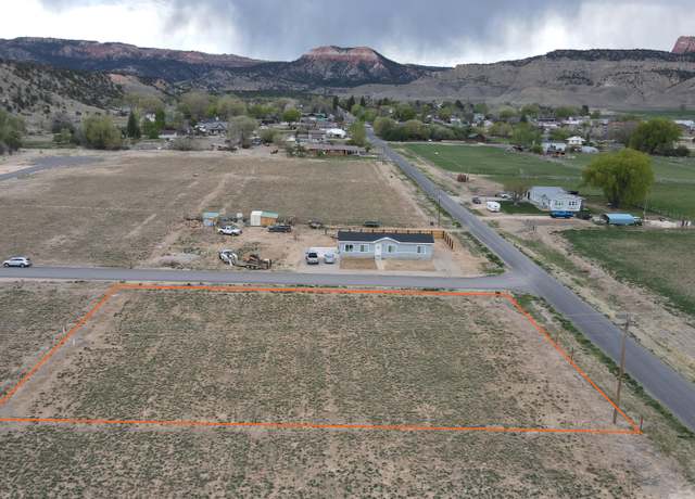 Property at 330 E Center Street St, Tropic, UT 84776