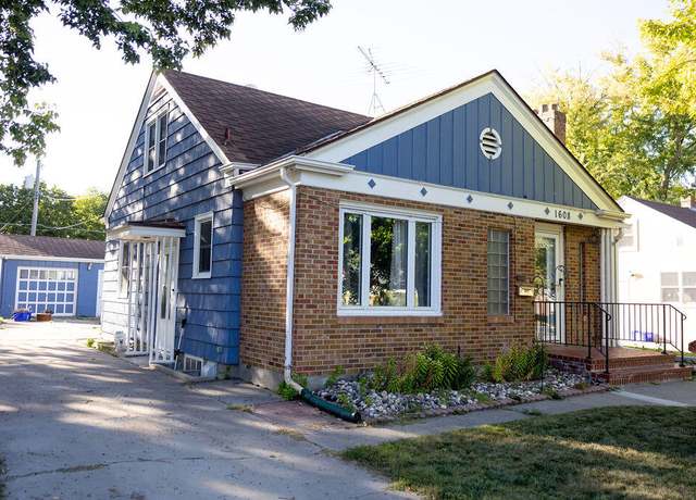 Property at 1608 S 2nd St, Aberdeen, SD 57401, 4 beds, 2.5 baths