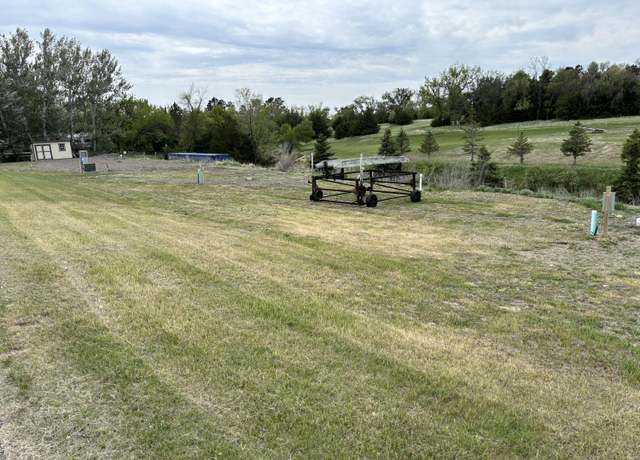 Property at 379519 N Shore Dr, Aberdeen, SD 57401