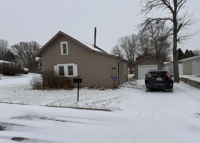 Property at 701 S 14th St, Aberdeen, SD 57401, 2 beds, 1 bath