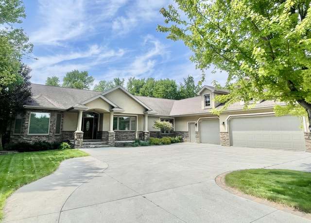 Property at 6 E Lilac Ln, Aberdeen, SD 57401, 5 beds, 3.5 baths