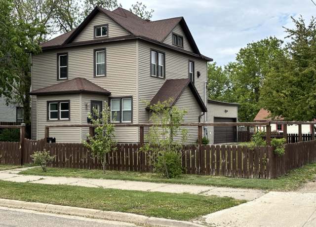 Property at 14 NW 4th Ave, Aberdeen, SD 57401, 6 beds, 2 baths