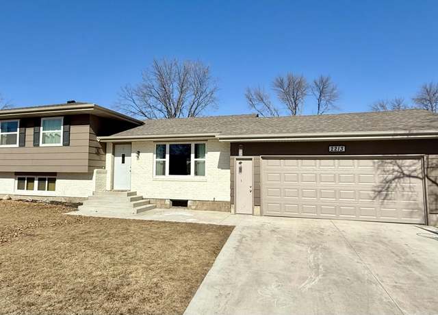 Property at 2213 SE 13th Ave, Aberdeen, SD 57401, 4 beds, 2 baths